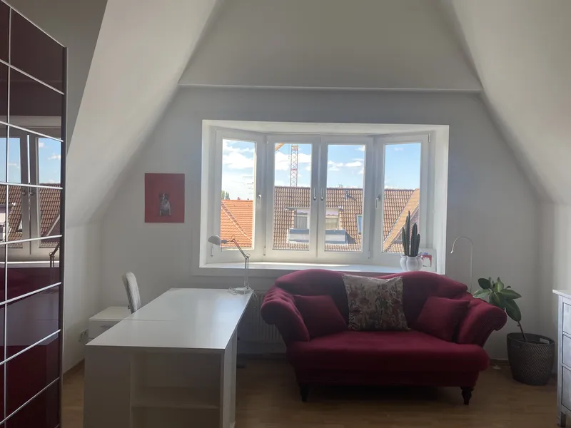 Großzügig möbliertes Dachgeschosszimmer in ruhiger 3er-WG in Berlin-Pankow — photo 1